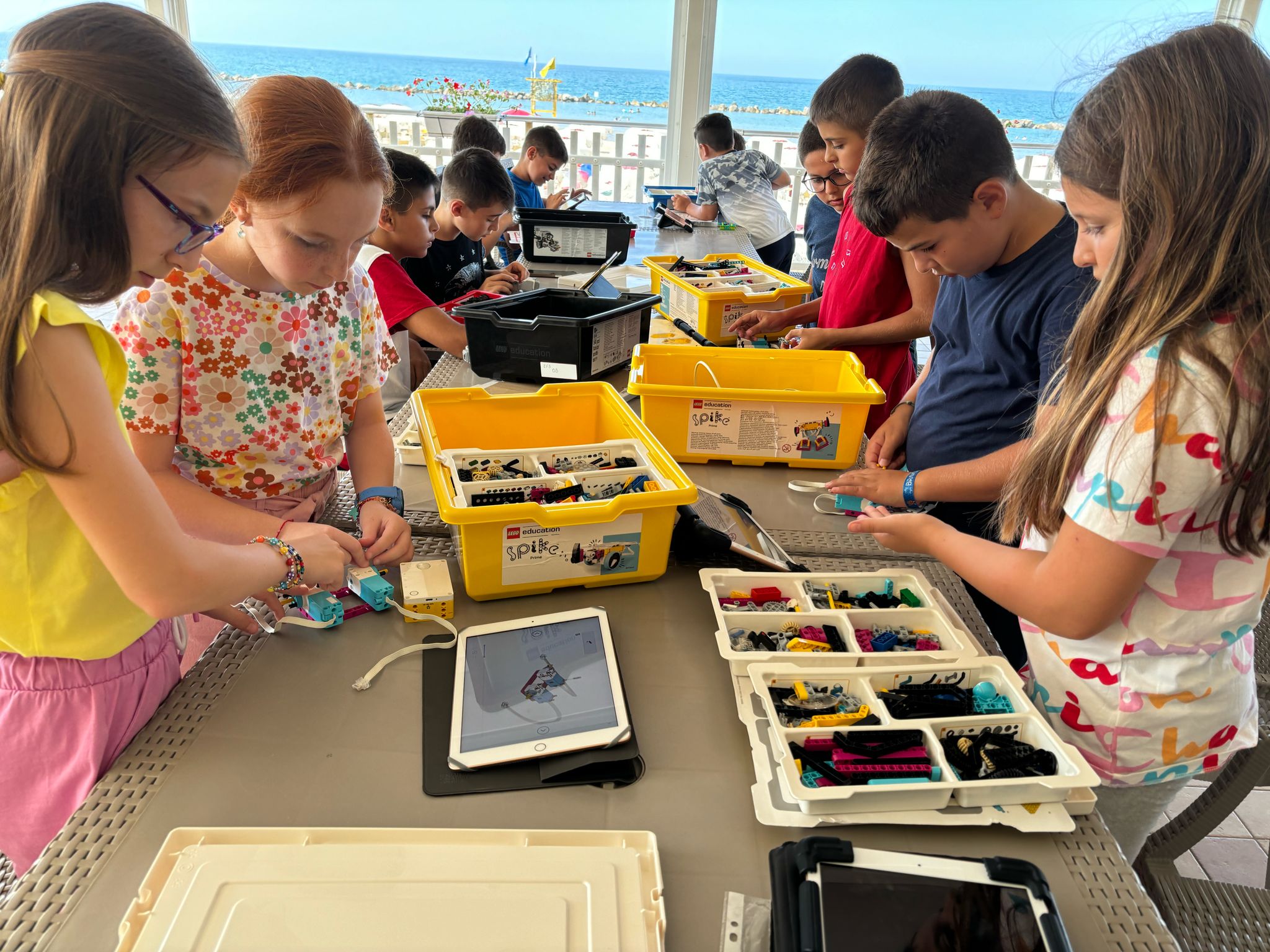 Estate 2025- Sono aperte le iscrizioni ai Laboratori di Coding, Robotica e STEAM in terrazza sul mare!